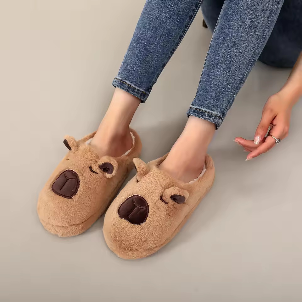 A Pair of Brown Plush Kapibara – Winter Clothing Material recenzja i cena